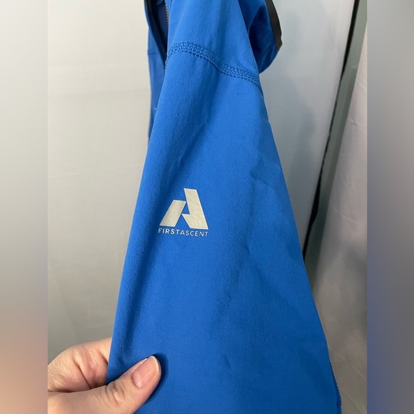 EUC Men’s small Eddie Bauer blue‎ hooded First Ascent Jacket - Picture 5 of 9